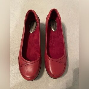 Hush Puppies Women's Red Leather Slip-On Ballet Flats